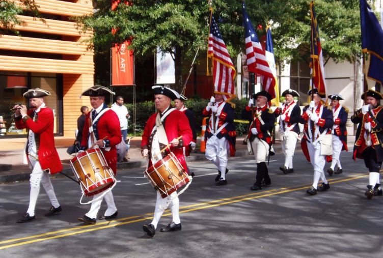 Revolutionary War reenactors (photo by Sally Matheny)